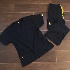 WonderWink Scrub Set.